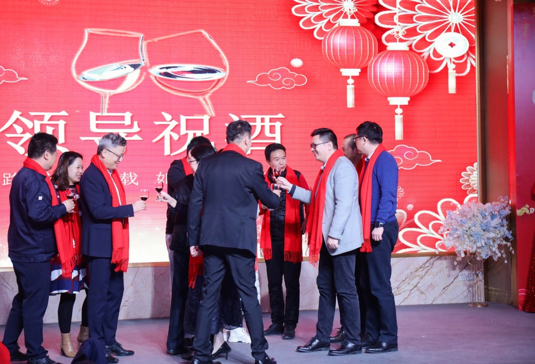 筚路蓝缕度十载，，，，，如日方升新征程|77779193永利科技2022年度优异表扬仪式圆满竣事